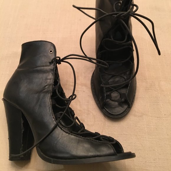 Forever 21 Lace Straps Peep Toe Bootie Heels - Picture 5 of 7